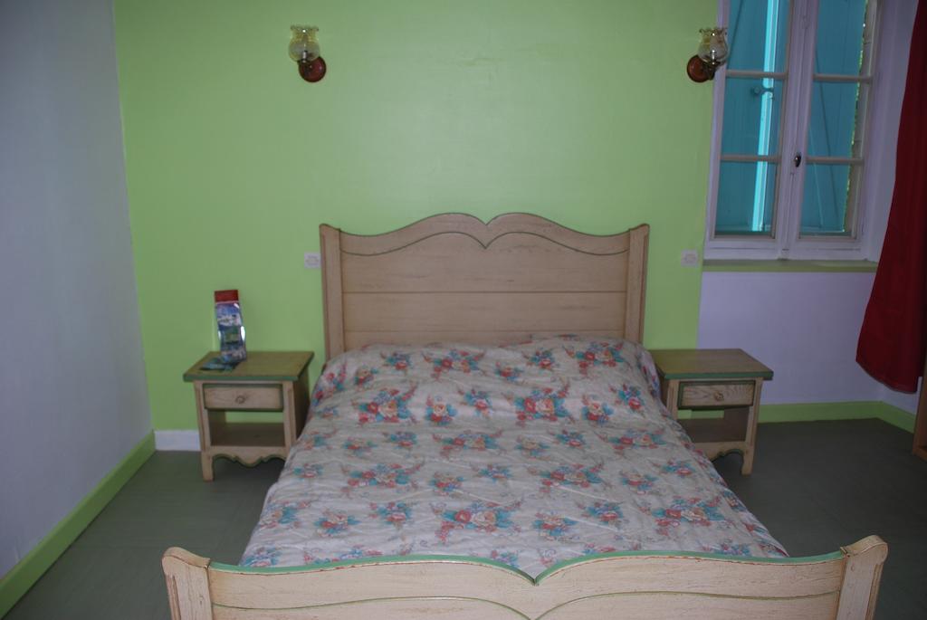 Chambres D'Hotes Le Clos Ambels Ambialet Szoba fotó